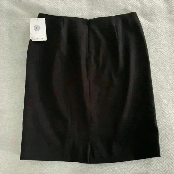 New With Tags DONCASTER Skirt Size 8 Black Pencil Knee Length Zip Career Office - Picture 7 of 7